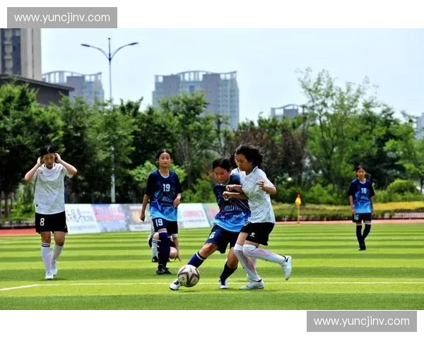 围绕崇州足球联赛展示地方体育活力与社会融合多元发展新篇章崛起