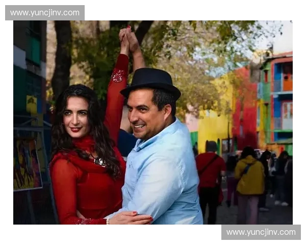 从传统豪门到新生力量解析阿根廷足球联赛的竞技魅力与文化底蕴发展 从传统豪门到新生力量解析阿根廷足球联赛的竞技魅力与文化底蕴发展